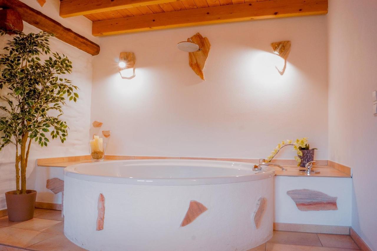 Besondere Ferienwohnung Spirit Auf Idyllischem Reiterhof Nahe Burg Eltz Münstermaifeld Εξωτερικό φωτογραφία