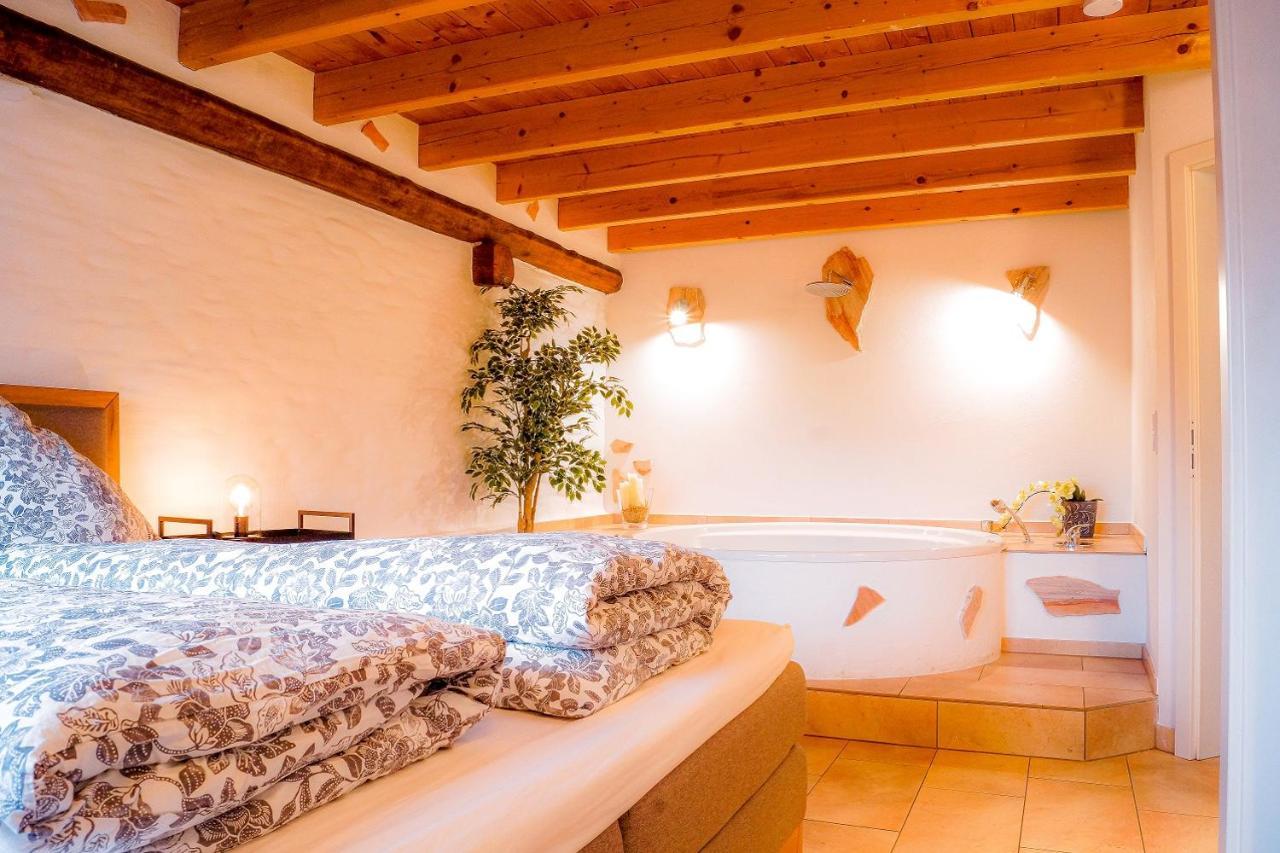 Besondere Ferienwohnung Spirit Auf Idyllischem Reiterhof Nahe Burg Eltz Münstermaifeld Εξωτερικό φωτογραφία