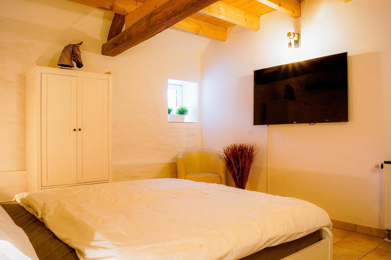 Besondere Ferienwohnung Spirit Auf Idyllischem Reiterhof Nahe Burg Eltz Münstermaifeld Εξωτερικό φωτογραφία